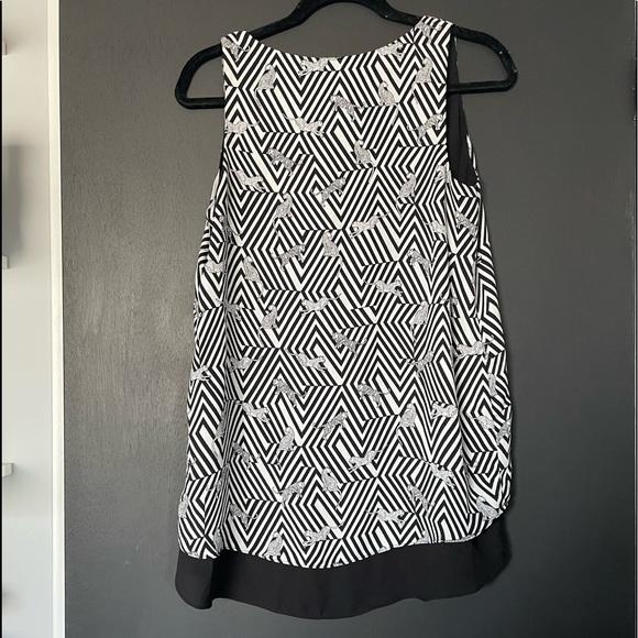 2/$30 - Philosophy Sleeveless Jungle Cat Print Blouse - Size Small - Picture 3 of 4